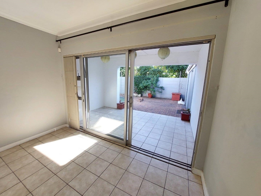 To Let 4 Bedroom Property for Rent in Claremont Western Cape